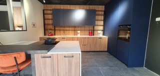 d&eacute;couvrez le co&ucirc;t moyen d'une cuisine &agrave; courbevoie : prix au m&egrave;tre carr&eacute;, exemples de budgets et conseils pour r&eacute;ussir votre projet de cuisine sur-mesure.