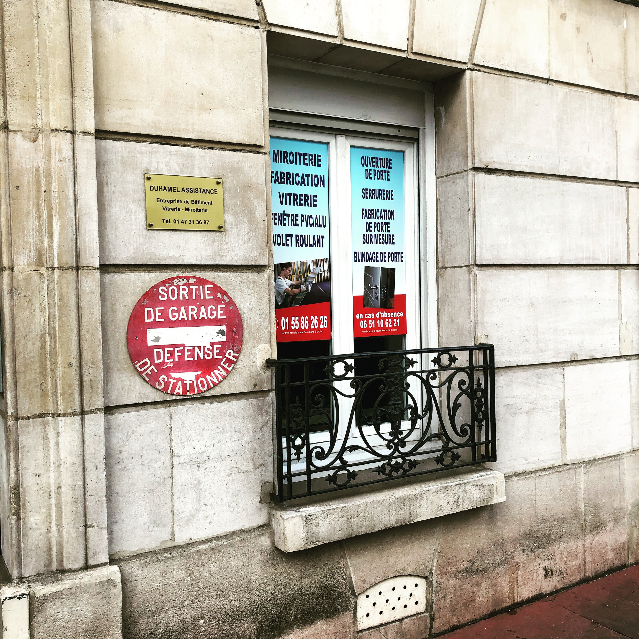 besoin d’un dépannage en vitrerie à courbevoie ? intervention rapide pour réparation, remplacement et installation de vitres. devis gratuit, artisans qualifiés disponibles 7j/7.