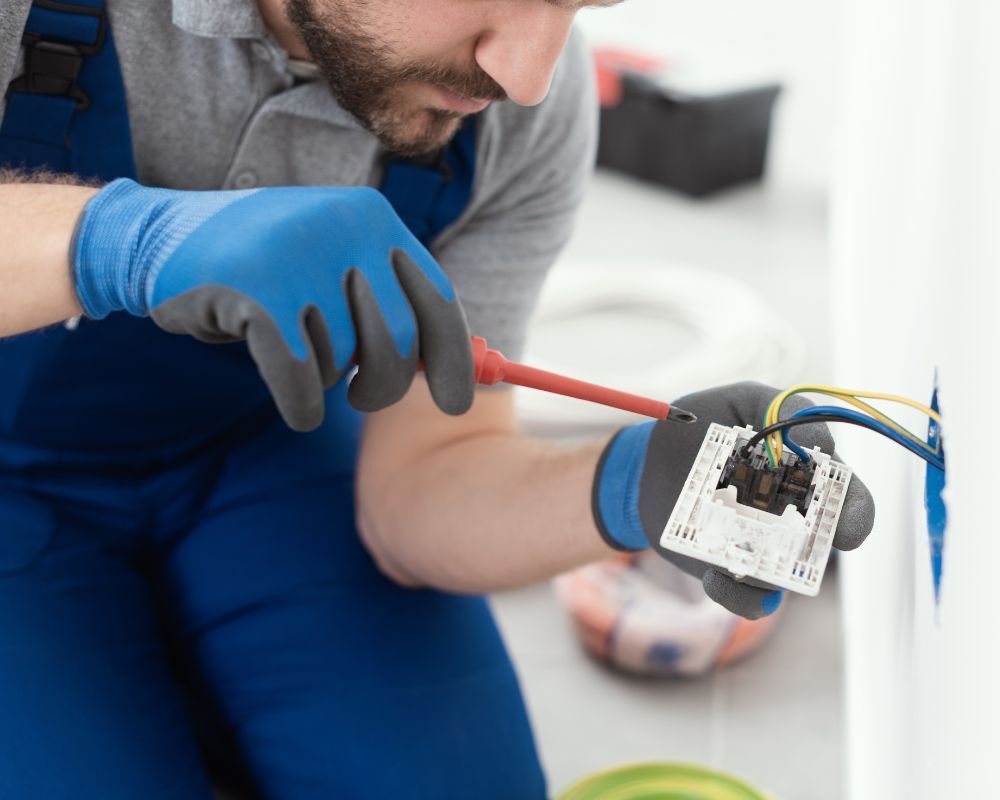 obtenez rapidement un devis &eacute;lec personnalis&eacute; pour vos travaux d'&eacute;lectricit&eacute;. comparez les tarifs des &eacute;lectriciens professionnels et r&eacute;alisez vos projets en toute s&eacute;r&eacute;nit&eacute; !