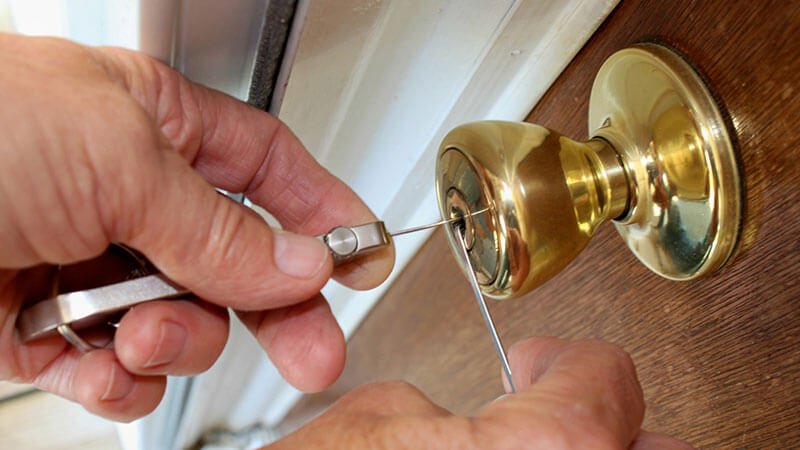 obtenez rapidement un devis pour l&rsquo;installation ou le remplacement de serrure. comparez les tarifs de serruriers qualifi&eacute;s et s&eacute;curisez votre habitation au meilleur prix.