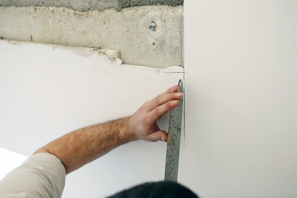 d&eacute;couvrez tout ce qu'il faut savoir sur le prix du placo : tarifs au m&sup2;, co&ucirc;t de la pose, conseils pour estimer votre budget et bien choisir votre mat&eacute;riau pour vos travaux de r&eacute;novation ou de construction.