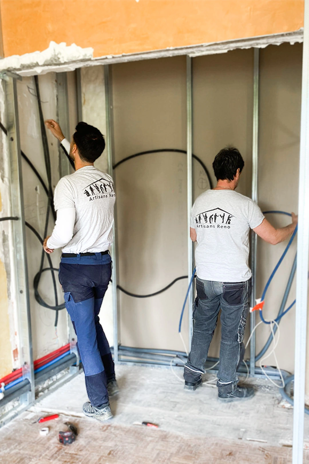 découvrez nos conseils et solutions pour la rénovation d'appartement : idées de décoration, astuces économiques, étapes clés et accompagnement professionnel pour transformer votre espace de vie.