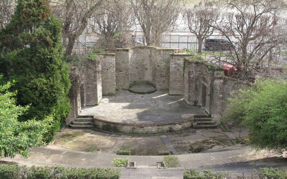 besoin de rénover votre maison ou appartement à courbevoie ? découvrez nos services de rénovation sur mesure : travaux de qualité, équipe expérimentée, devis gratuit et rapide. contactez-nous !