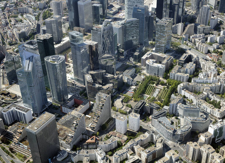 confiez vos travaux de r&eacute;novation &agrave; courbevoie &agrave; notre &eacute;quipe d'experts : r&eacute;novation int&eacute;rieure, ext&eacute;rieure, appartement ou maison. devis gratuit et accompagnement personnalis&eacute; pour des r&eacute;sultats &agrave; la hauteur de vos attentes.