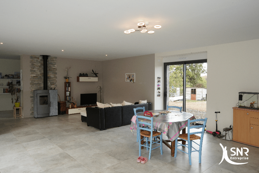 confiez la r&eacute;novation de votre maison &agrave; un expert ! d&eacute;couvrez nos conseils et solutions pour moderniser votre logement avec un professionnel qualifi&eacute; et exp&eacute;riment&eacute;.