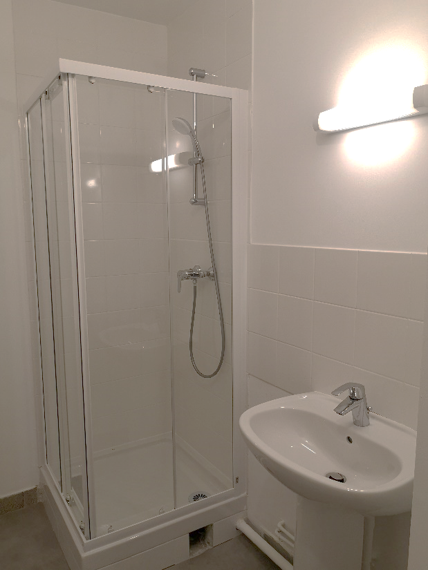 vous souhaitez r&eacute;nover votre salle de bain &agrave; courbevoie ? d&eacute;couvrez nos conseils, id&eacute;es et artisans pour r&eacute;ussir votre projet de r&eacute;novation de salle de bain moderne, pratique et sur-mesure.