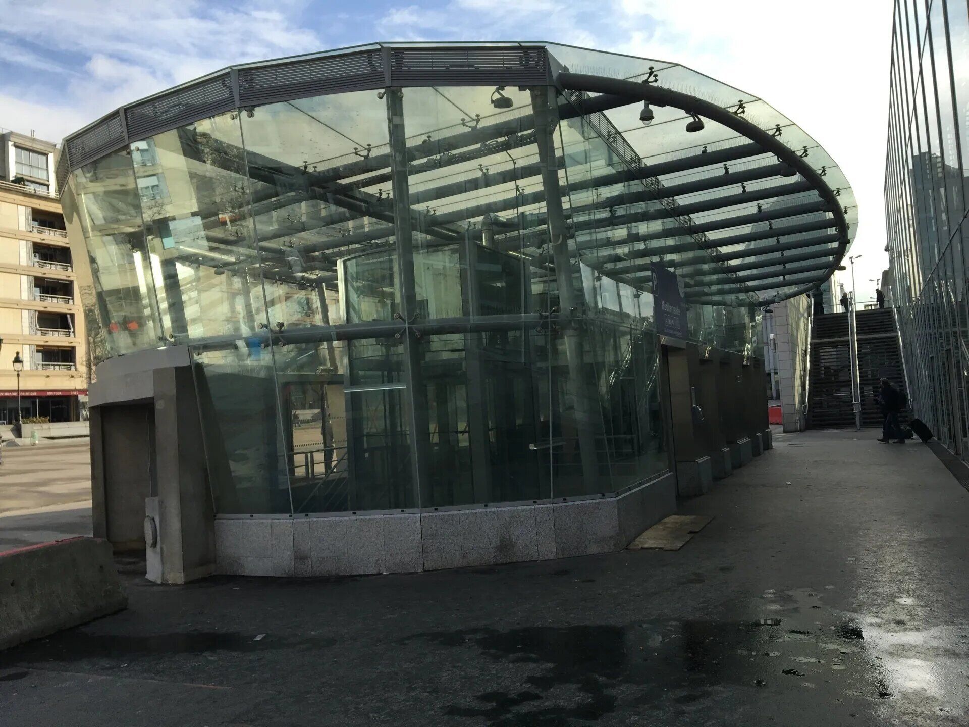 besoin d'un serrurier &agrave; courbevoie ? intervention rapide pour ouverture de porte, d&eacute;pannage, installation de serrures et s&eacute;curit&eacute;. devis gratuit et service fiable 24h/24.