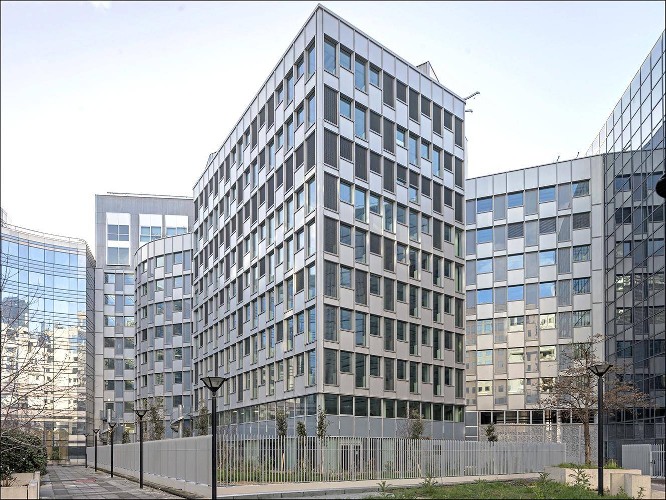 d&eacute;couvrez des solutions &eacute;lectriques sur mesure &agrave; courbevoie : installation, d&eacute;pannage et maintenance pour particuliers et entreprises. service rapide, professionnel et certifi&eacute;.