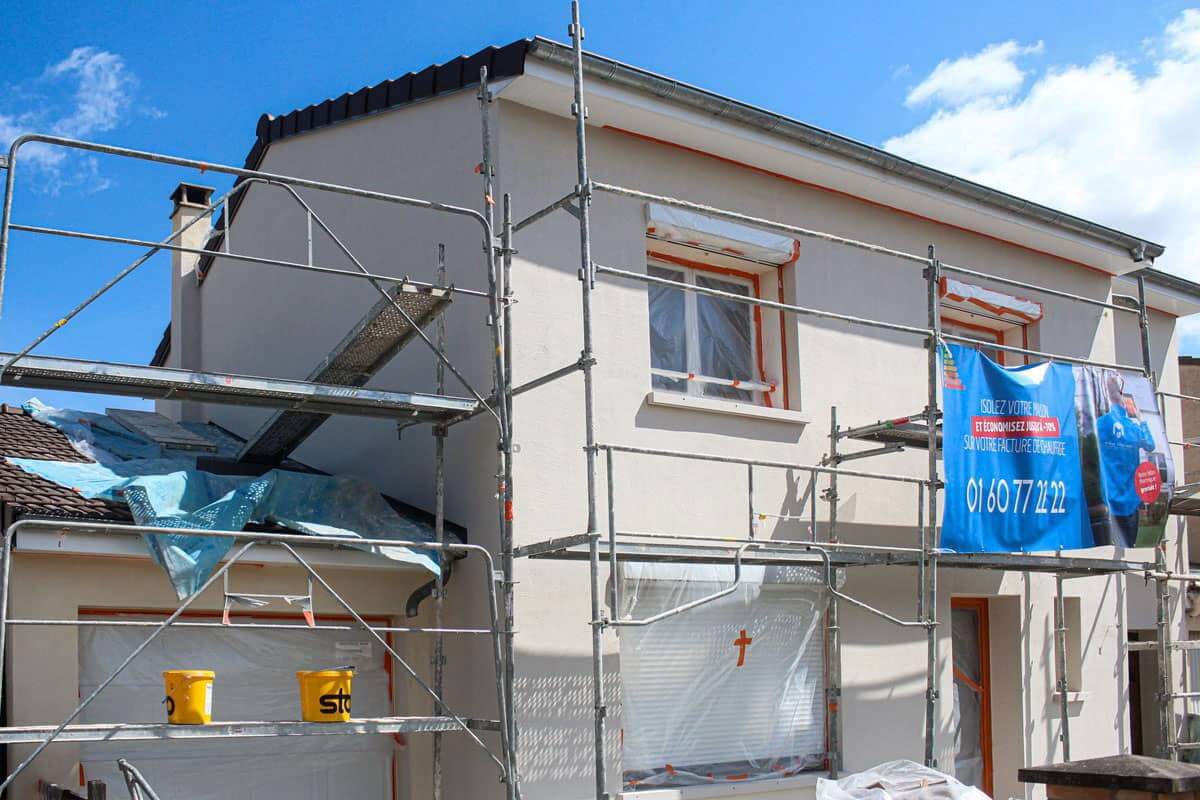 d&eacute;couvrez tout ce qu'il faut savoir sur le co&ucirc;t de la r&eacute;novation d'une maison : estimations, facteurs de prix, conseils pour optimiser votre budget et r&eacute;ussir votre projet de r&eacute;novation en toute s&eacute;r&eacute;nit&eacute;.