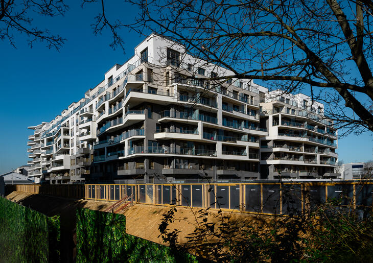 d&eacute;couvrez comment la transformation de courbevoie am&eacute;liore la qualit&eacute; de vie, modernise les infrastructures et dynamise le cadre urbain pour ses habitants et entreprises.