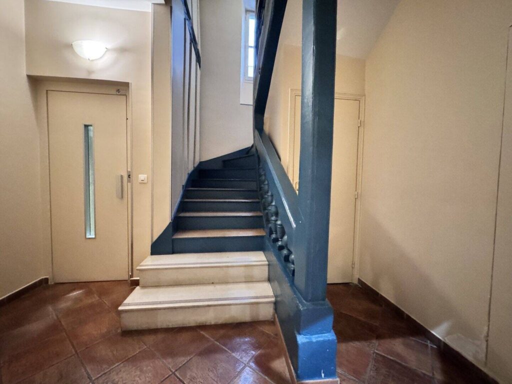 découvrez nos conseils et astuces pour réussir la rénovation de votre appartement dans le 75006, alliant qualité, budget maîtrisé et style personnalisé.